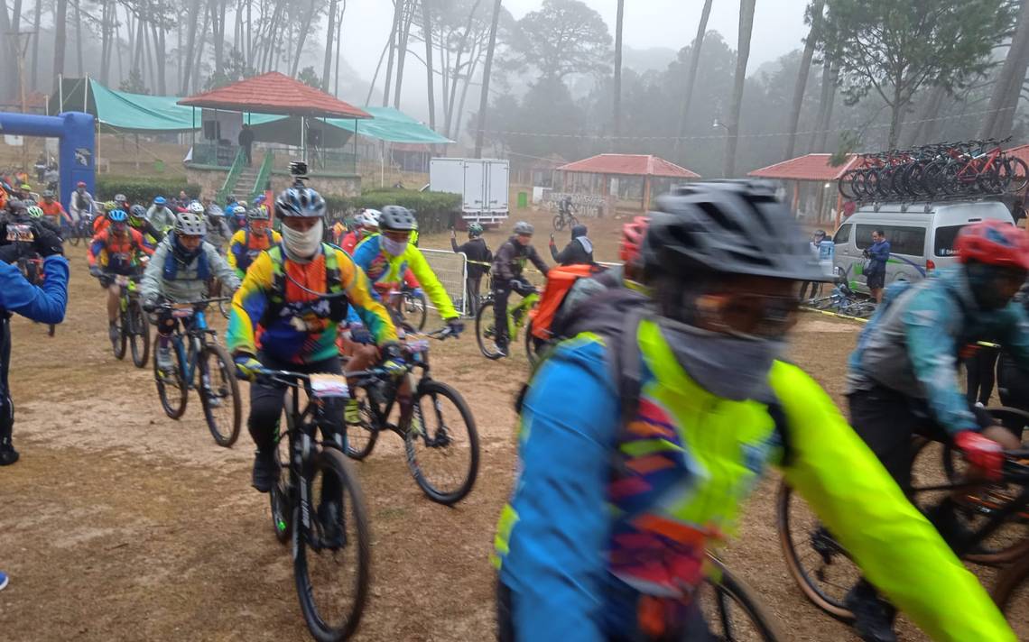 Ciclistas hidalguenses participan en el Reto San Joaqu n 2023 en